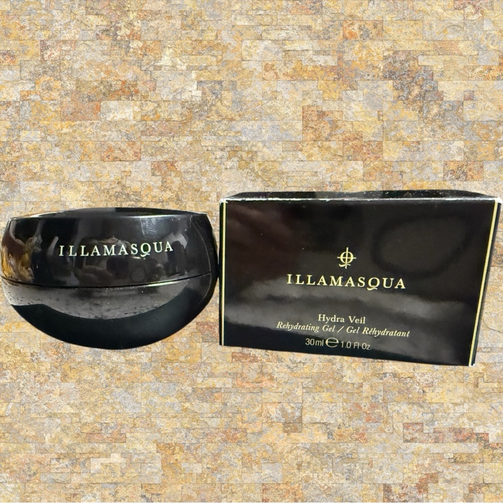 Illamasqua Black Hydra Veil Rehydrating Gel